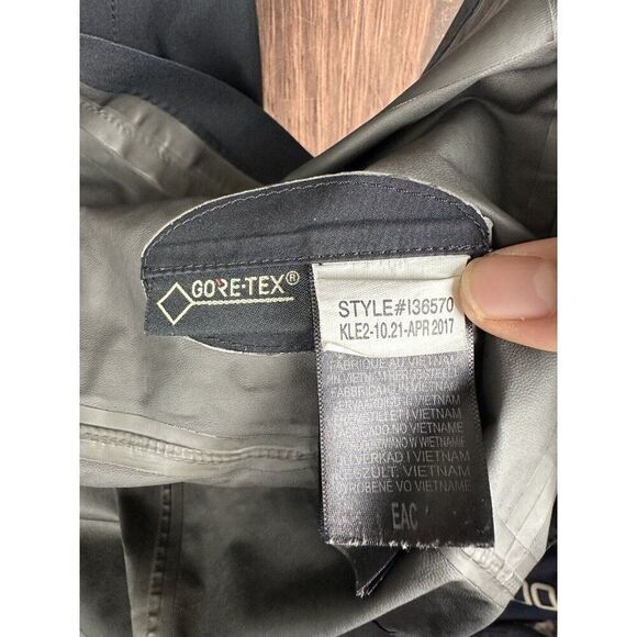 Marmot Essential Lightweight Waterproof Black Rain Jacket GORE-TEX Womens XS EUC - Picture 5 of 12